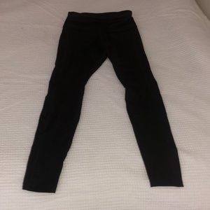 Black Nike 3/4 leggings with adjustable waist band